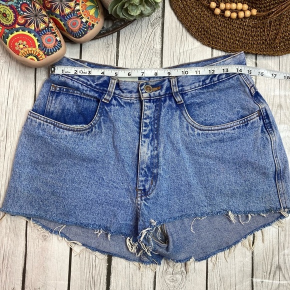 Vintage Rio by Stephen Mardon Jean Shorts - Picture 4 of 11